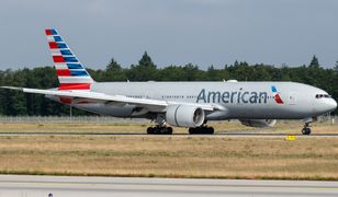 Awantura w samolocie American Airlines. Stewardessa broniła kokpitu dzbankiem