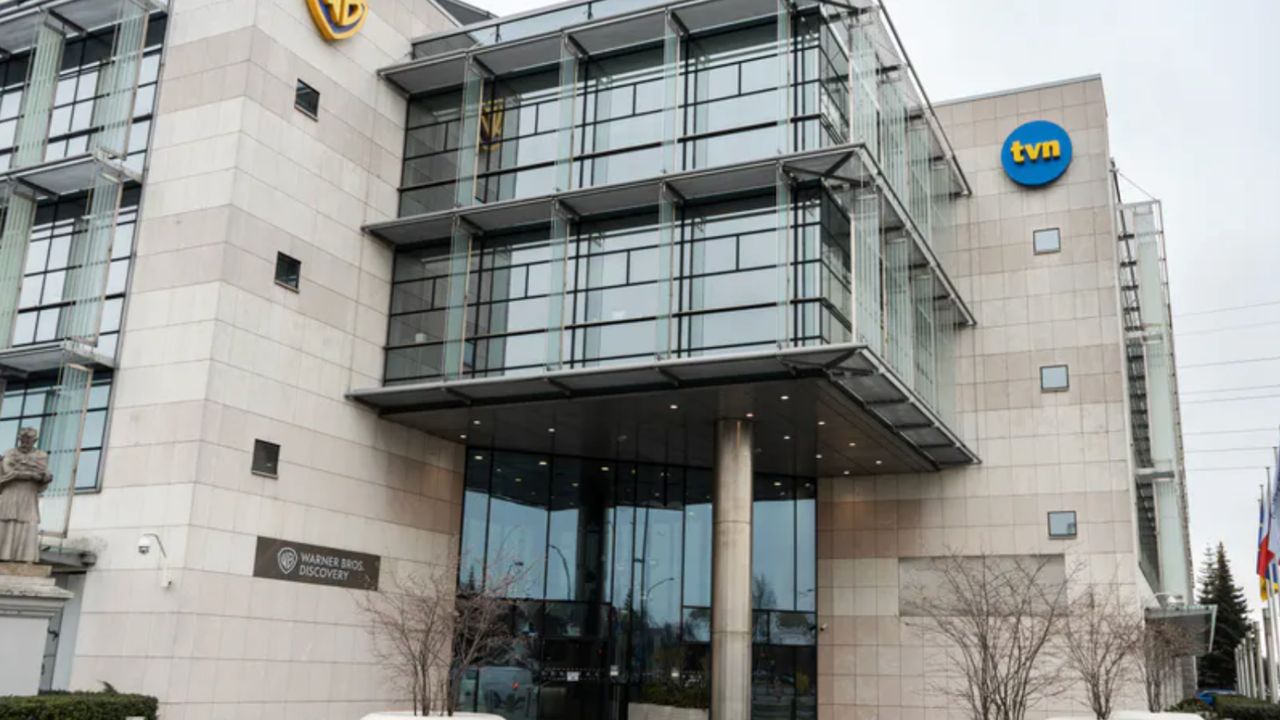 "Najbardziej trzęsą się dziennikarze polityczni". Nastroje w TVN po przejęciu przez Paramount