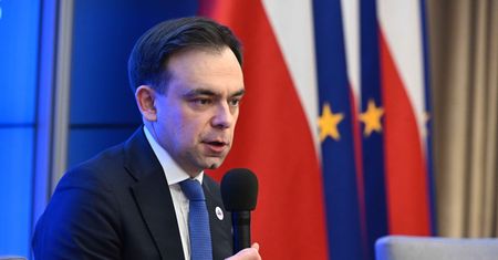 Wrzutka rządu ws. kantorów. Posłowie chcą wyjaśnień od Domańskiego