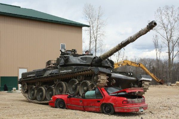 Drive a tank, czyli szalona przejażdżka czołgiem dla każdego [wideo]