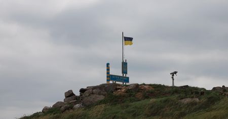 Ukraińska flaga wróciła na Wyspę Węży