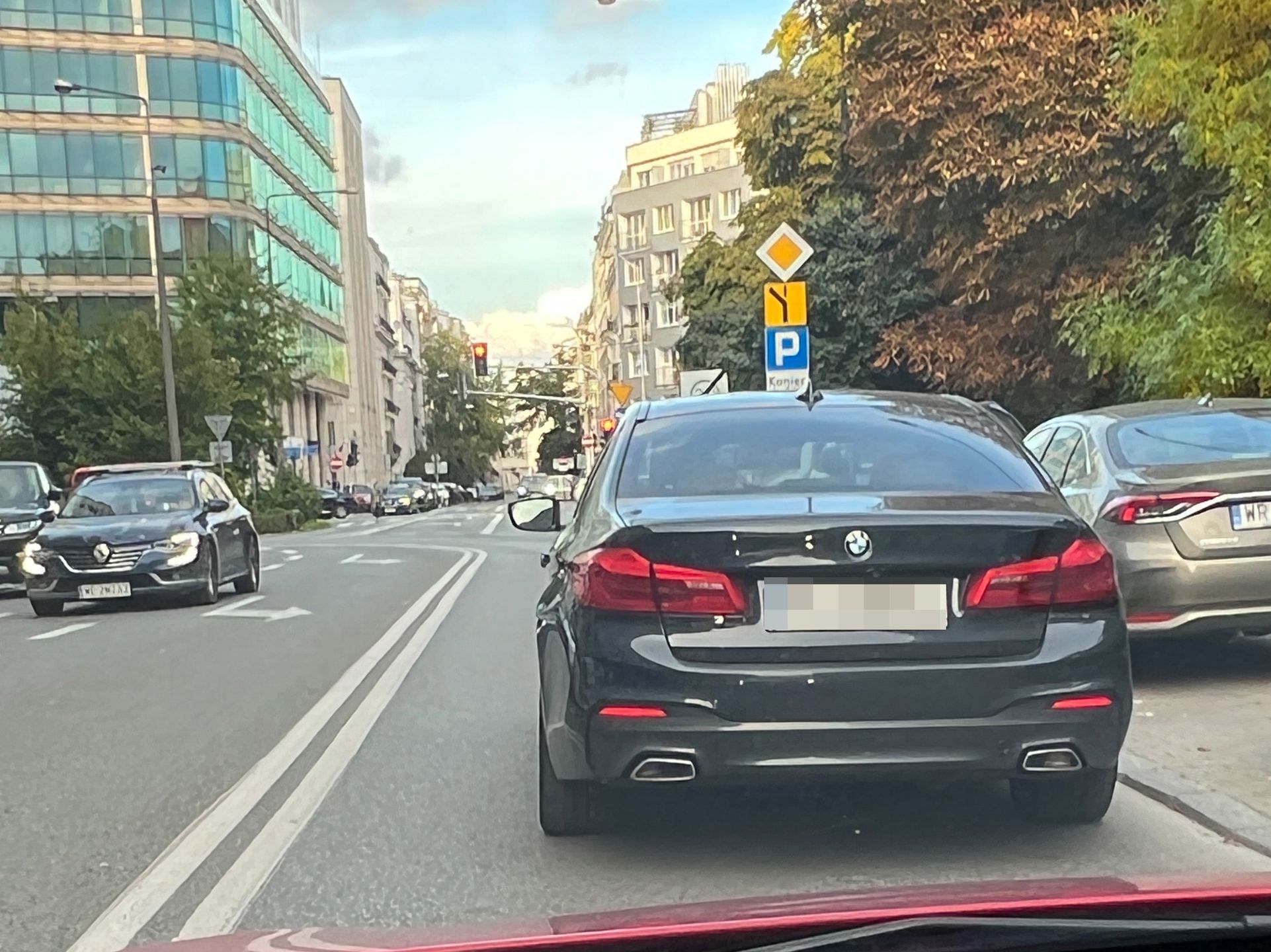 Majka Jeżowska tarasuje ulicę w samym centrum Warszawy