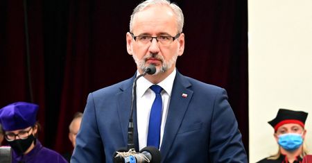 Zdecydowane słowa Niedzielskiego. "Musimy wrócić do maseczek"