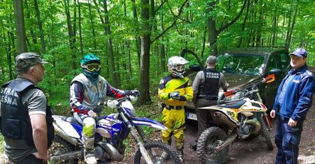 Nowa "broń" już w akcji. Policja użyła dronów, by złapać motocyklistów w lesie
