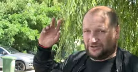 Ustawił na swojej działce samochody. Dostał 180 tys. zł kary