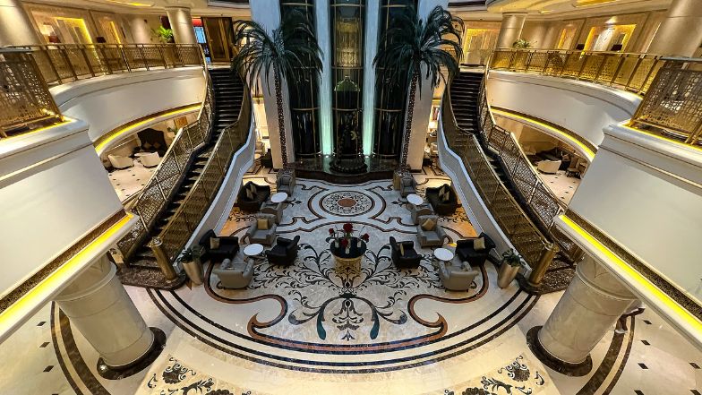 Piłkarze reprezentacji Polski przylecieli do Kataru. Tak wygląda hotel, w którym zamieszkają podczas mundialu