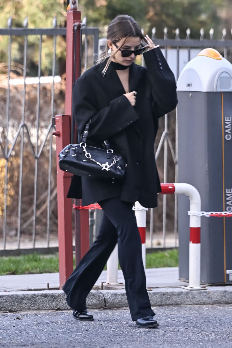 Julia Wieniawa z torebką Diora