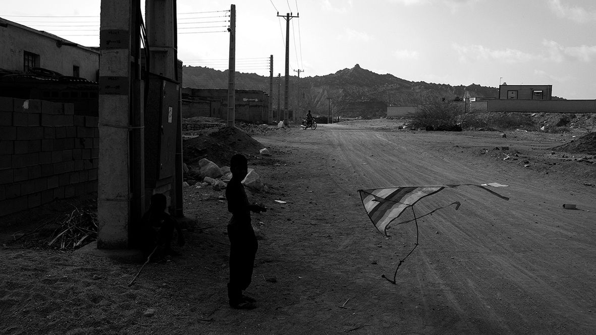 Patryk Bułhak prezentuje projekt "Zamknięte" w 6x7 Leica Gallery Warszawa 1