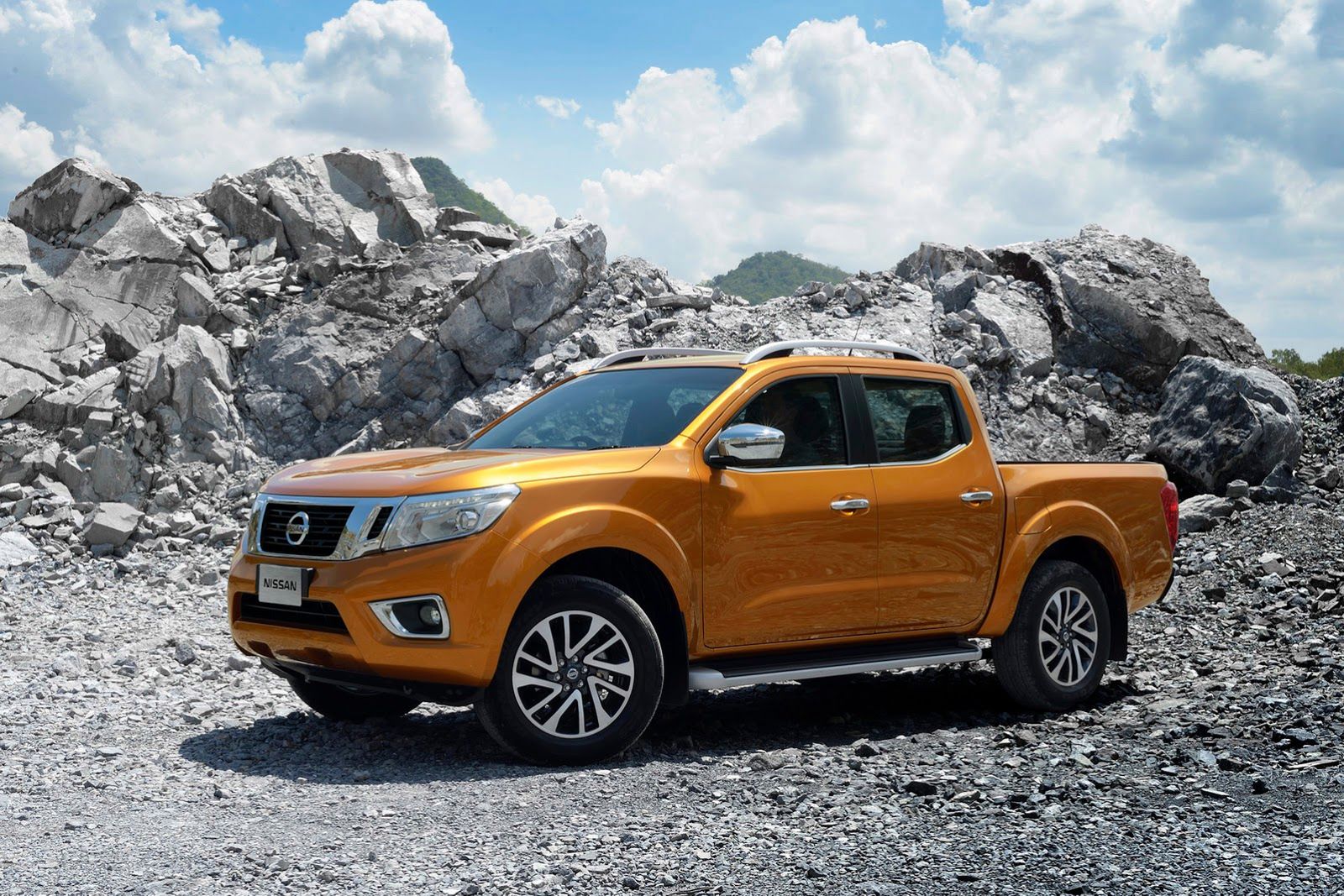 Nowy Nissan Navara - obszerna galeria producenta 26