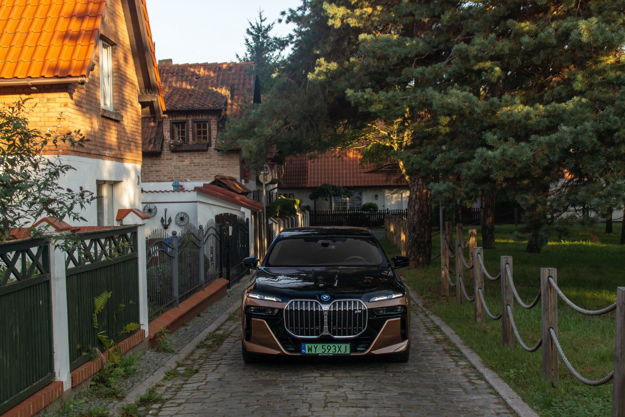 BMW i7 M70