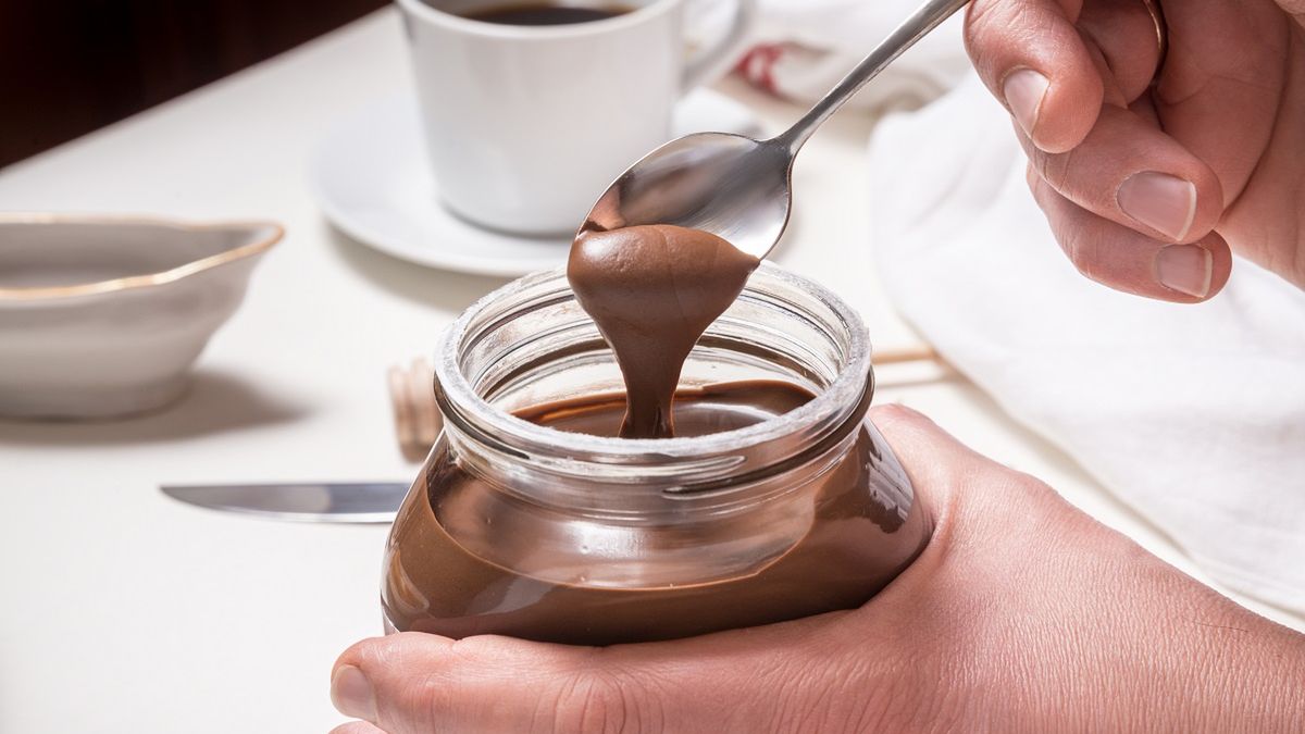 Nie przepłacam w sklepie, robię sama w domu. Krem Snickers jak za dawnych lat