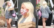 Wyluzowana Lady Gaga ŚWIECI POŚLADKAMI na ulicy, szykując się do spałaszowania pizzy (ZDJĘCIA)