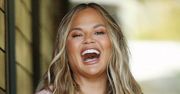 Chrissy Teigen w ogniu krytyki za WSPÓLNĄ KĄPIEL z kilkuletnimi dziećmi (FOTO)