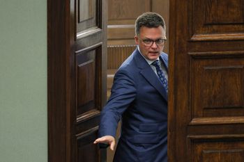 Hołownia jednak na czele partii? "30 proc. szans"