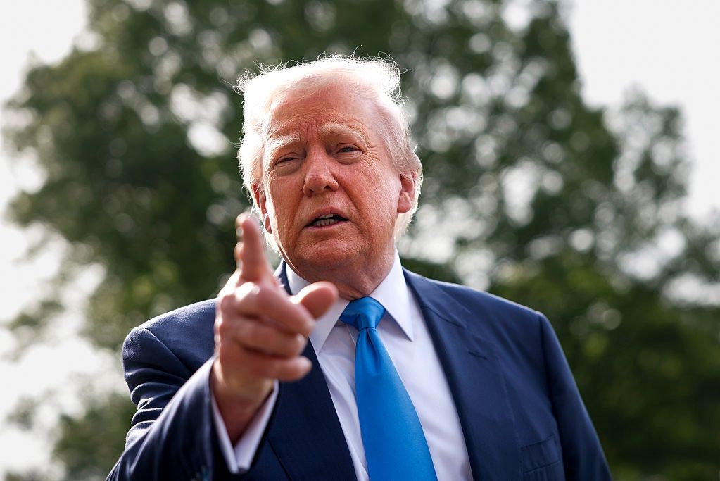 US launches programme paying migrants £820 to self-deport