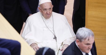 Papież abdykuje? "Nie wiemy. Bóg powie"