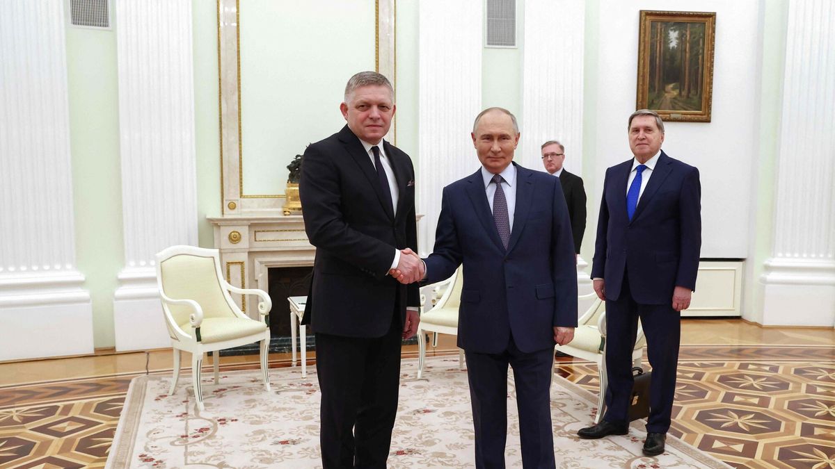 Robert Fico nie chce całkowitego odcięcia się od gazu z Rosji. Na zdjęciu podczas spotkania z Władimirem Putinem w grudniu 2024 roku