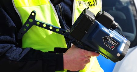 Wpadł dwa razy w ciągu dwóch godzin. Stracił prawko, dowód i zapłaci 4600 zł