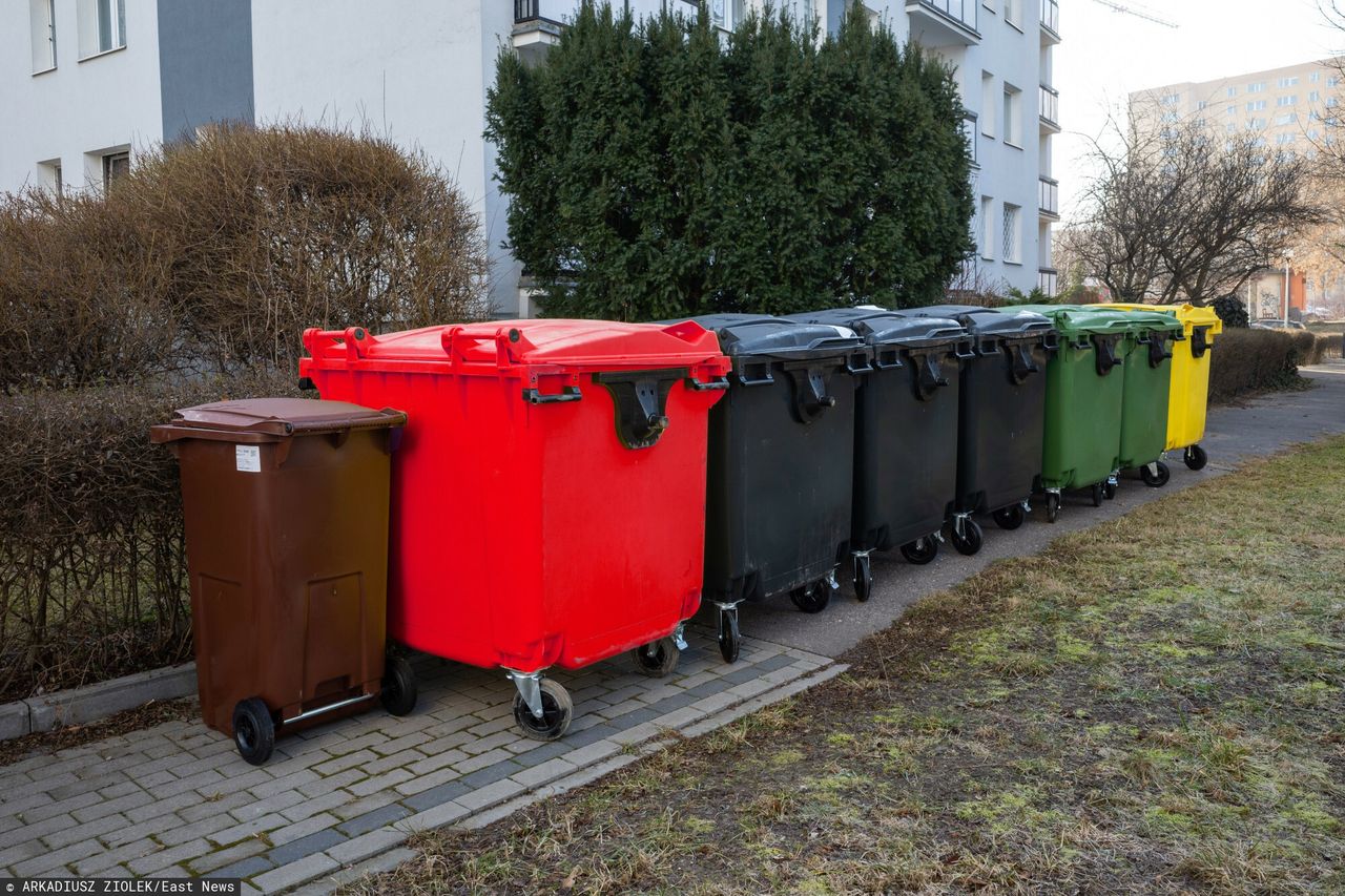 Nowy sposób oszustów. Resort ostrzega przed przekrętem na odpady