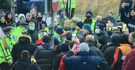 Wielka Brytania. Napięcie sięga zenitu! Kierowcy ciężarówek ruszyli na policję
