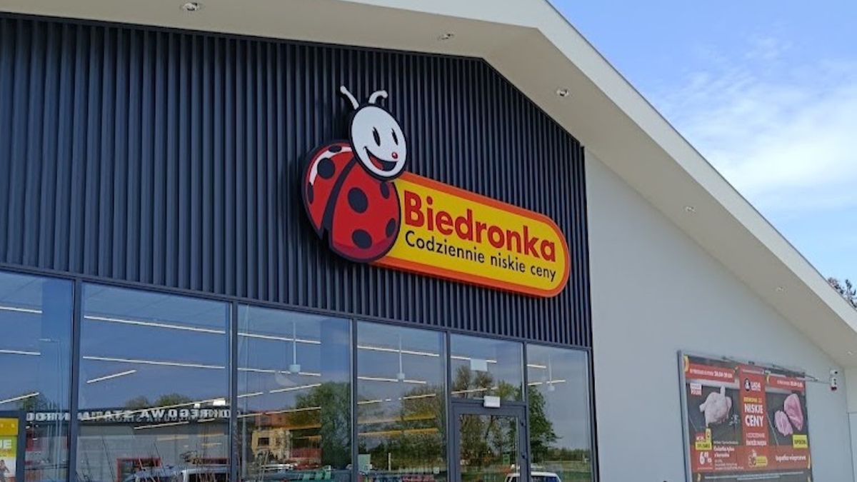 ,