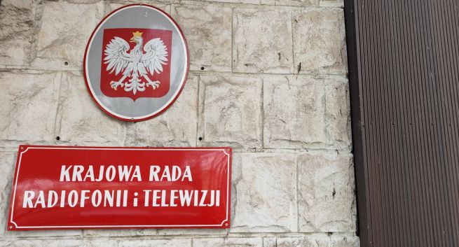 KRRiT poskarżyła się na kanały po polsku do Madrytu i Pragi