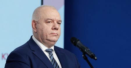Sasin upokorzony? Bezlitosne głosy z PiS: Zawalił sprawę