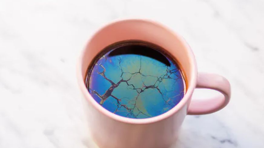 Skąd kożuch na herbacie?