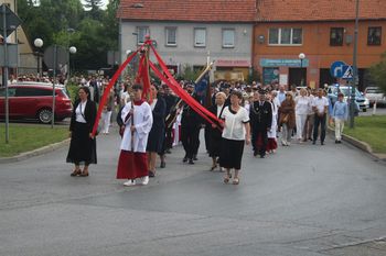 Boże Ciało 2025. Uroczysta procesja ulicami Zdun