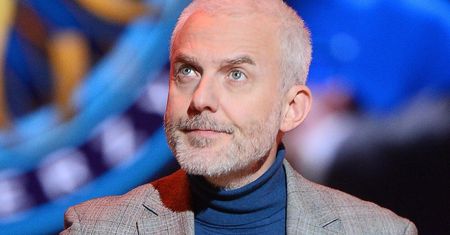 Urbański pokazał, jak kręcą "Milionerów". Od razu padło pytanie: tak bez maski?