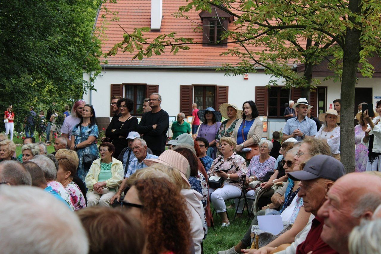 "Niedziela u Niechciców" w Russowie. Festyn w klimacie "Nocy i dni"