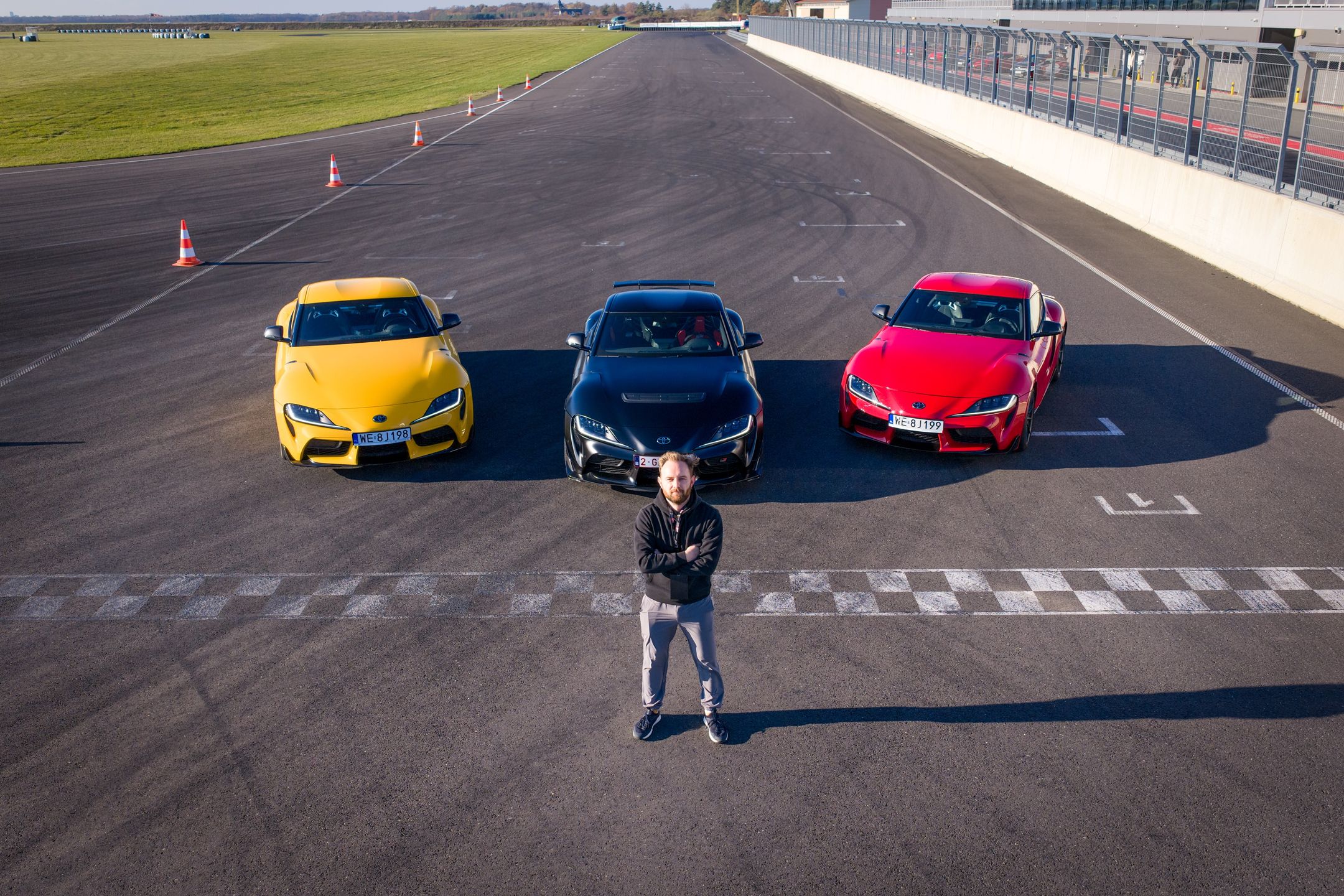 Pożegnalna edycja (ta w środku) wyróżnia się nie tylko wyglądem