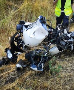 Motocykl uderzył w znak drogowy. Dwie osoby nie żyją