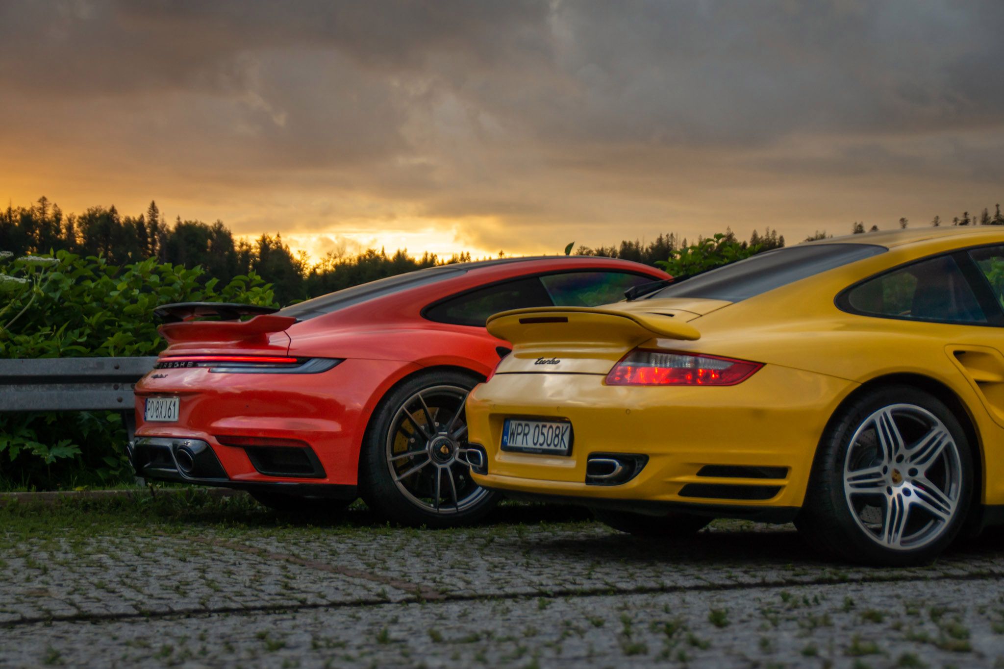 Porsche 911 992 Turbo S vs. 911 997 Turbo