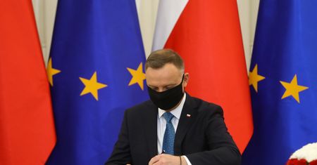 Będą zmiany w 300+. Prezydent podpisał nowelizację programu "Dobry start"