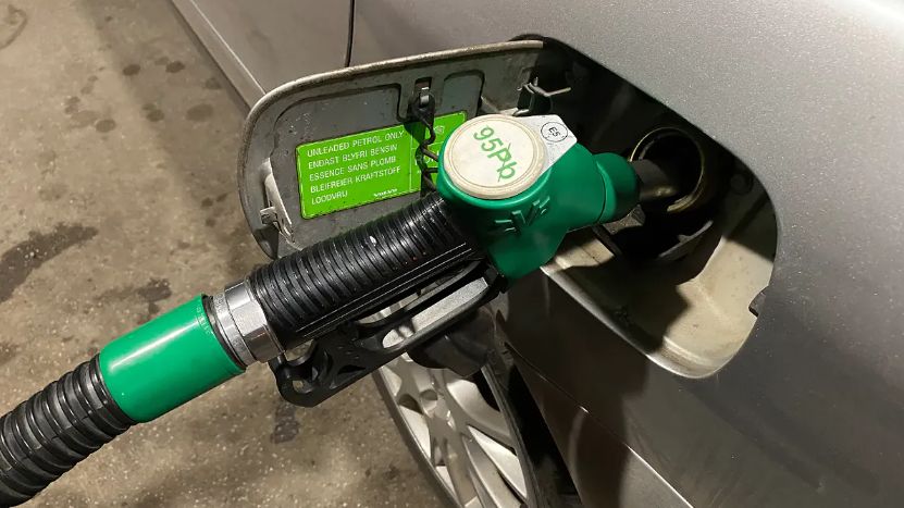 Benzyna 95 wciąż jest zauważalnie tańsza od ON