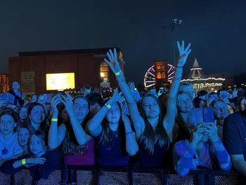 Łódź: Before Party na rynku Manufaktury. Najgłośniejsze pod sceną były Żugajki