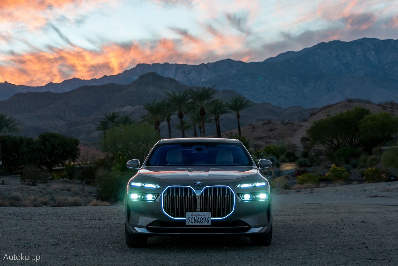 BMW i7