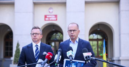 "Kroplówka dla nacjonalistów". Opozycja alarmuje po ruchu Glińskiego