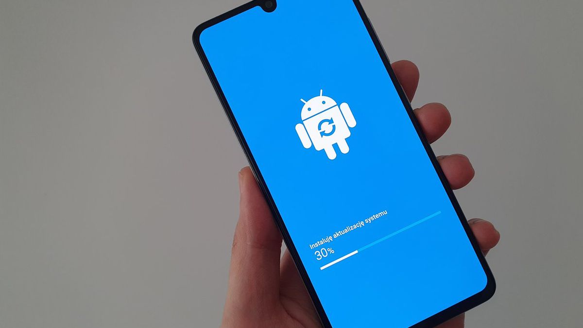 Flagowe modele Samsunga już otrzymały aktualizację zabezpieczeń /fot. dobreprogramy/Oskar Ziomek