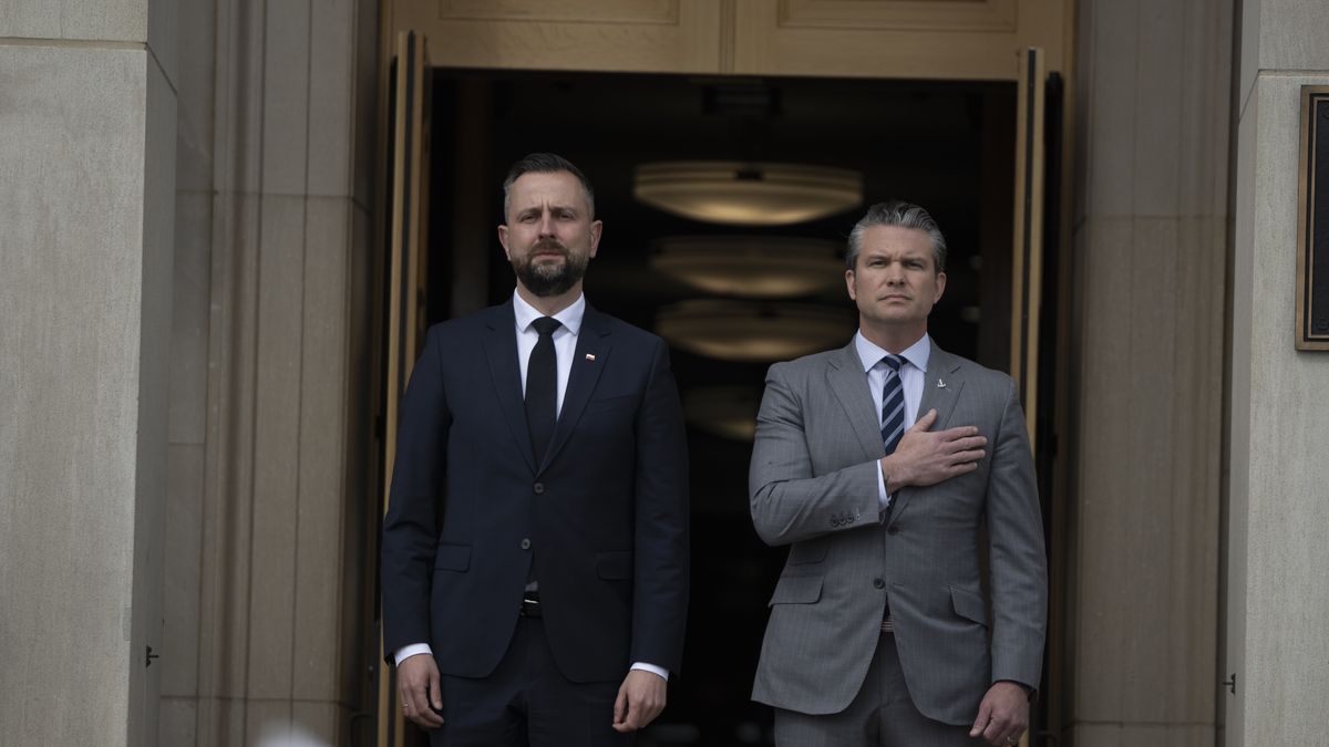 WASHINGTON DC, UNITED STATES - MAY 27: U.S. Secretary of Defense Pete Hegseth (R) welcomes Deputy Prime Minister and Minister of Defense of Poland Wladyslaw Kosiniak-Kamysz (L) with an official ceremony at the Pentagon in Washington, United States on May 27, 2025. (Photo by Celal Gunes/Anadolu via Getty Images)
