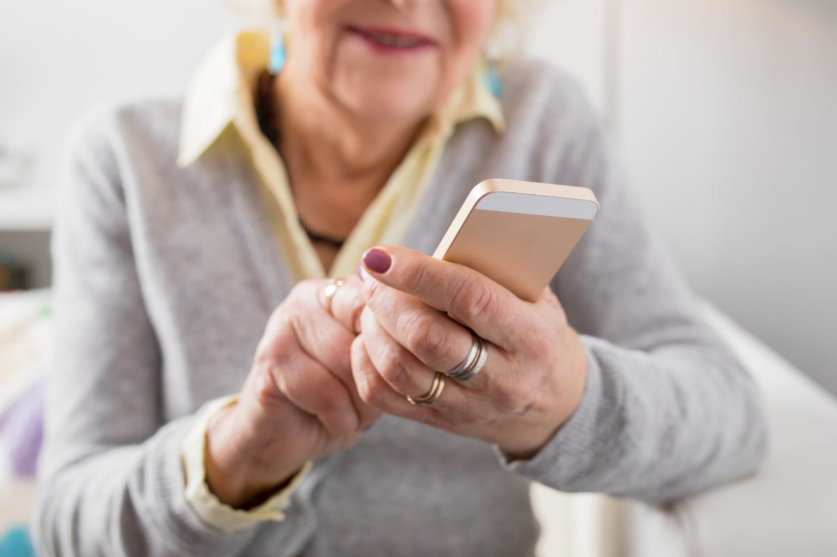 Funkcja SOS w telefonie. Rozwiązanie, które może uratować życie