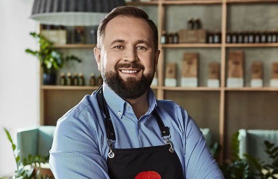 Marcin Rusnarczyk reklamuje ekspresy do kawy Nivona