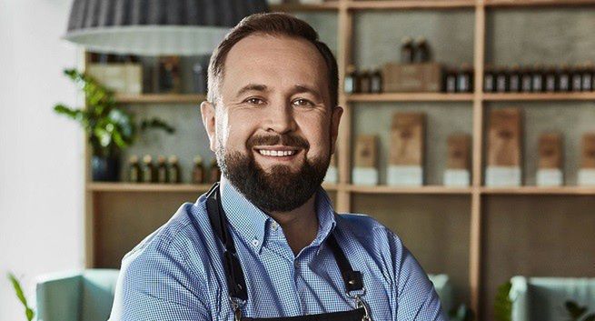 Marcin Rusnarczyk reklamuje ekspresy do kawy Nivona