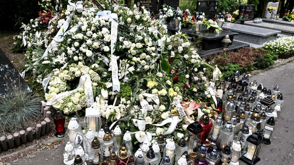 Grób syna Sylwii Peretti zdewastowany? Niepokojące doniesienia