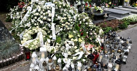 Grób syna Sylwii Peretti zdewastowany? Niepokojące doniesienia