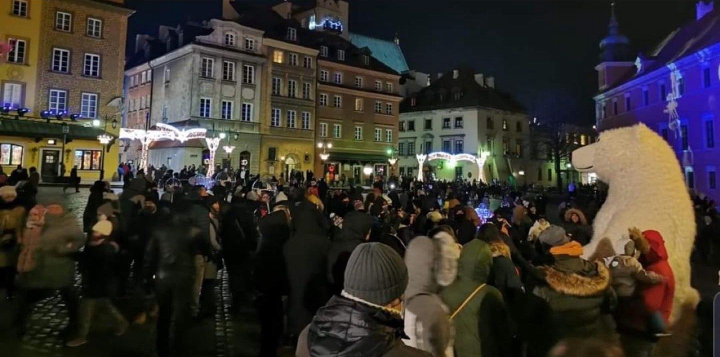 Plac Zamkowy w Warszawie cieszył się w ciągu weekendu olbrzymim zainteresowaniem