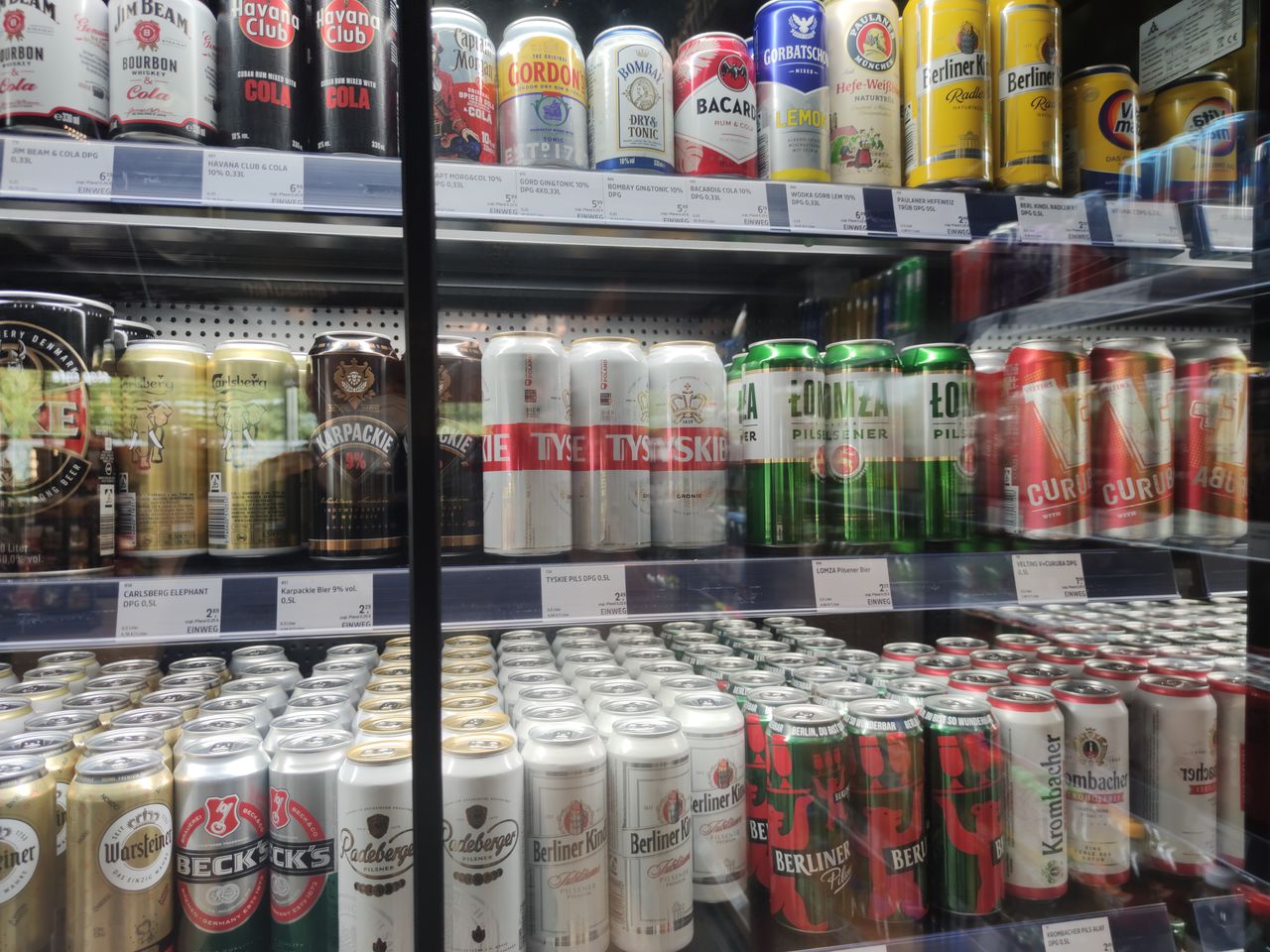 Koniec z alkoholem na stacjach? Gorąca dyskusja w studiu