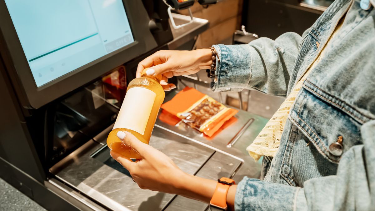 Napoje energetyczne można kupić jedynie za okazaniem dowodu.