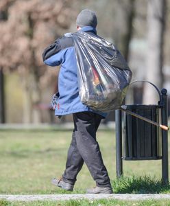 Bezrobotni będą zbierać śmieci. Nowa inicjatywa w polskim mieście